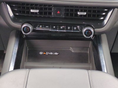 2025 Chevrolet Suburban LT