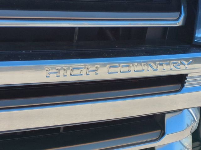 2022 Chevrolet Suburban High Country