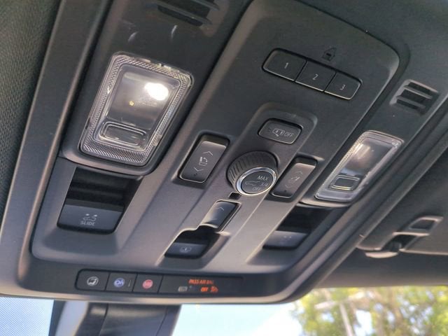 2022 Chevrolet Suburban High Country