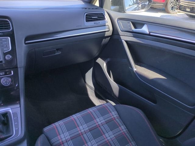 2017 Volkswagen Golf GTI S