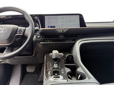 2025 Toyota Crown Signia XLE