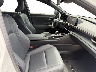 2025 Toyota Crown Signia XLE