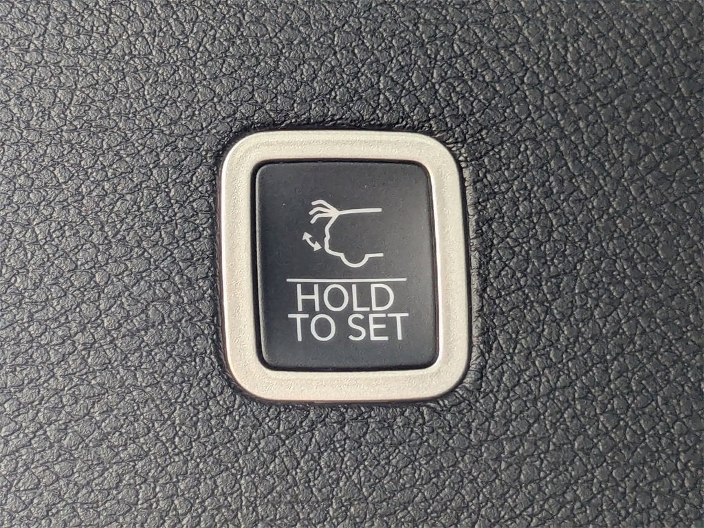 2025 Jeep Wagoneer Series II Carbide