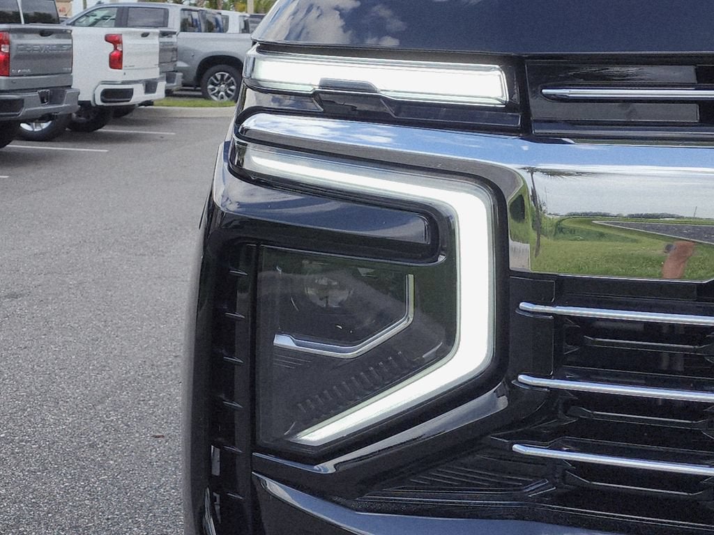 2025 Chevrolet Suburban LT