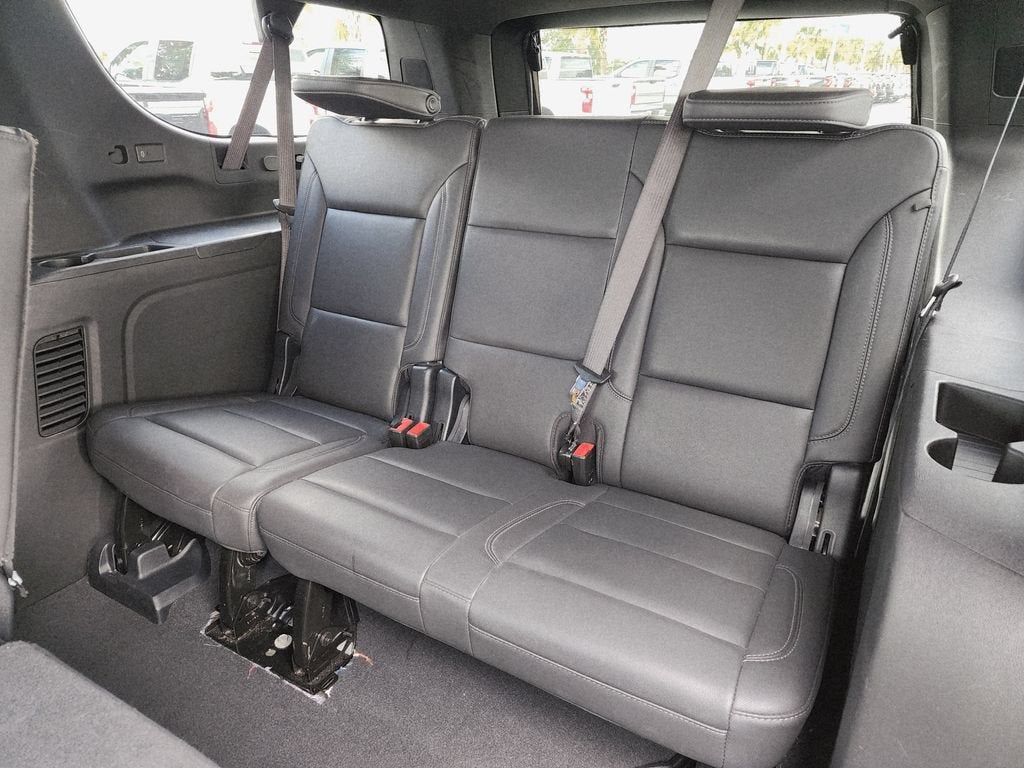2025 Chevrolet Suburban LT