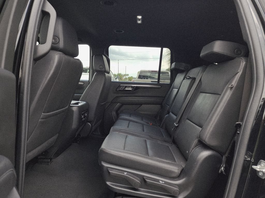 2025 Chevrolet Suburban LT