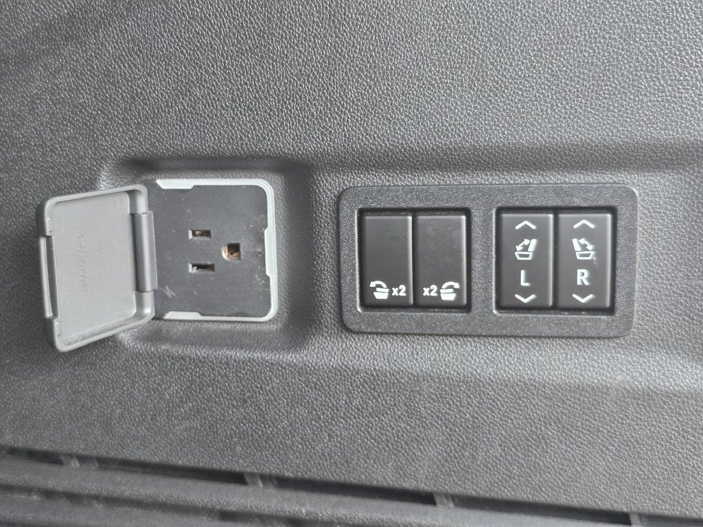2022 Chevrolet Suburban LT