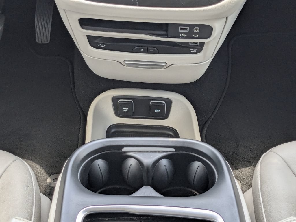 2017 Chrysler Pacifica Touring-L Plus