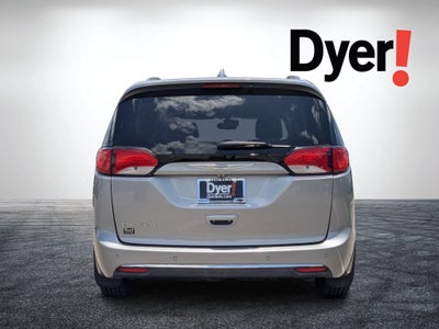 2017 Chrysler Pacifica Touring-L Plus