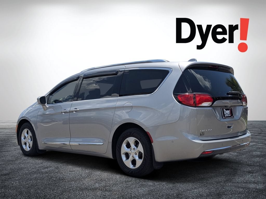 2017 Chrysler Pacifica Touring-L Plus