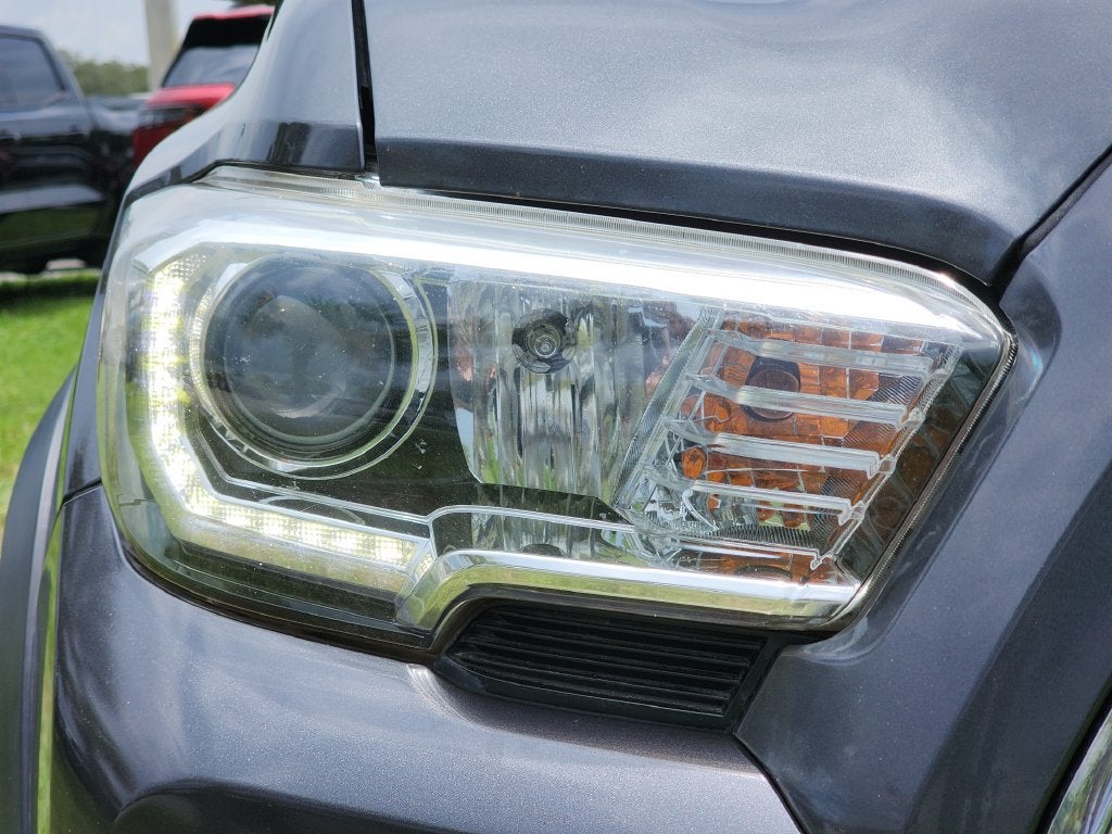 2018 Toyota Tacoma SR