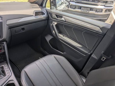 2023 Volkswagen Tiguan SE R-Line Black