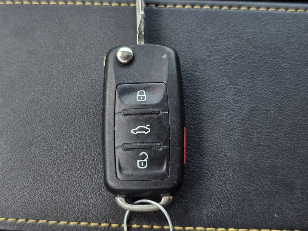 2017 Volkswagen Beetle Convertible 1.8T Dune