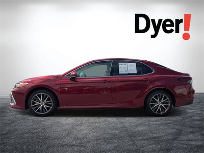 2022 Toyota Camry Hybrid XLE