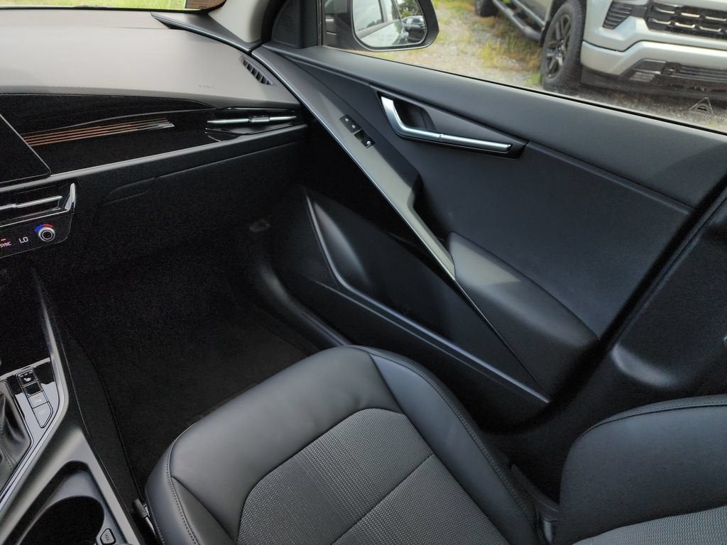 2023 Kia Niro EX