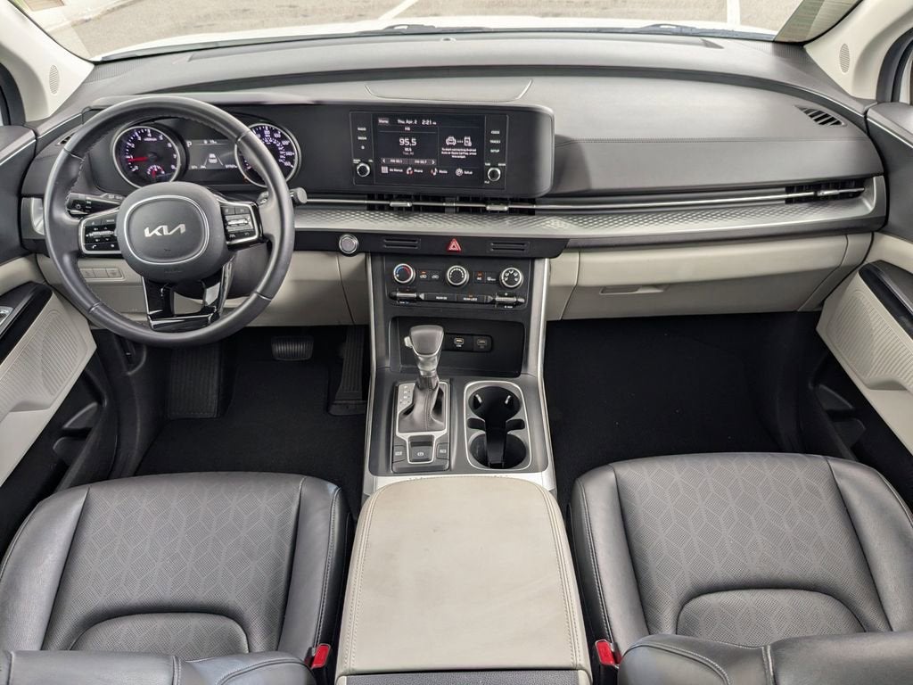 2024 Kia Carnival LX