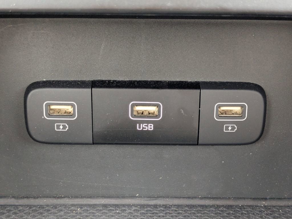 2024 Kia Carnival LX