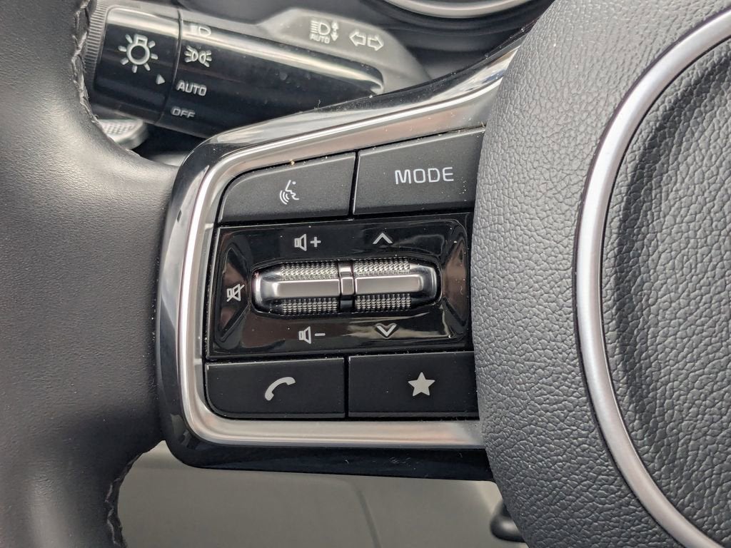 2024 Kia Carnival LX