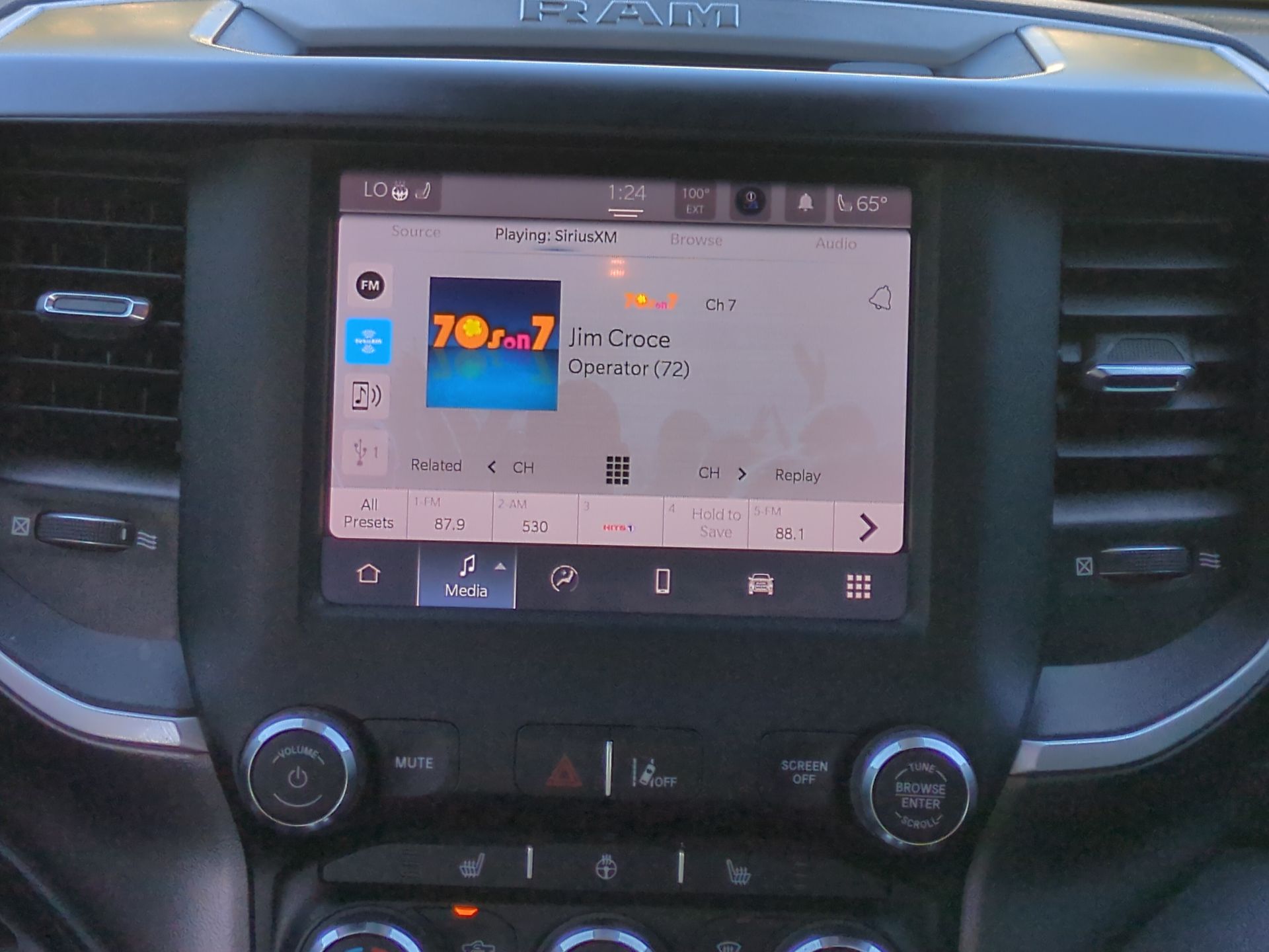 2022 RAM 1500 Big Horn Quad Cab 4x2 6'4" Box