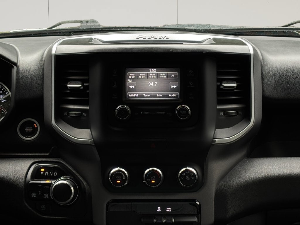 2023 RAM 1500 Big Horn Crew Cab 4x4 5'7" Box
