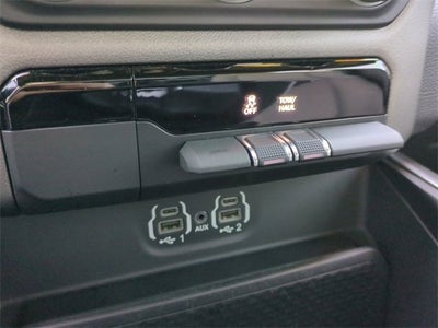 2022 RAM 1500 Big Horn Quad Cab 4x4 6'4" Box