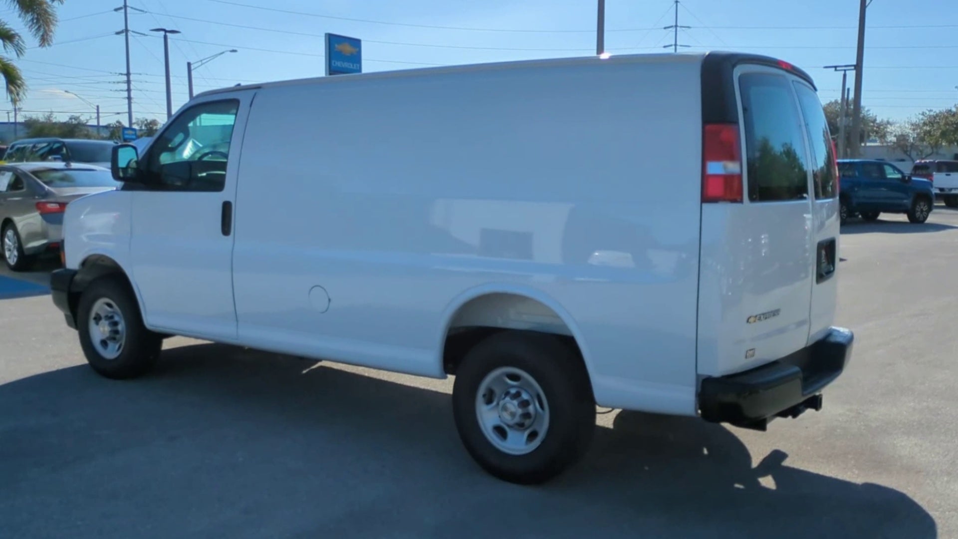 2025 Chevrolet Express Cargo 2500 WT
