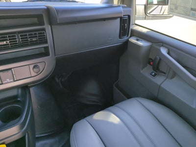 2025 Chevrolet Express Cargo WT