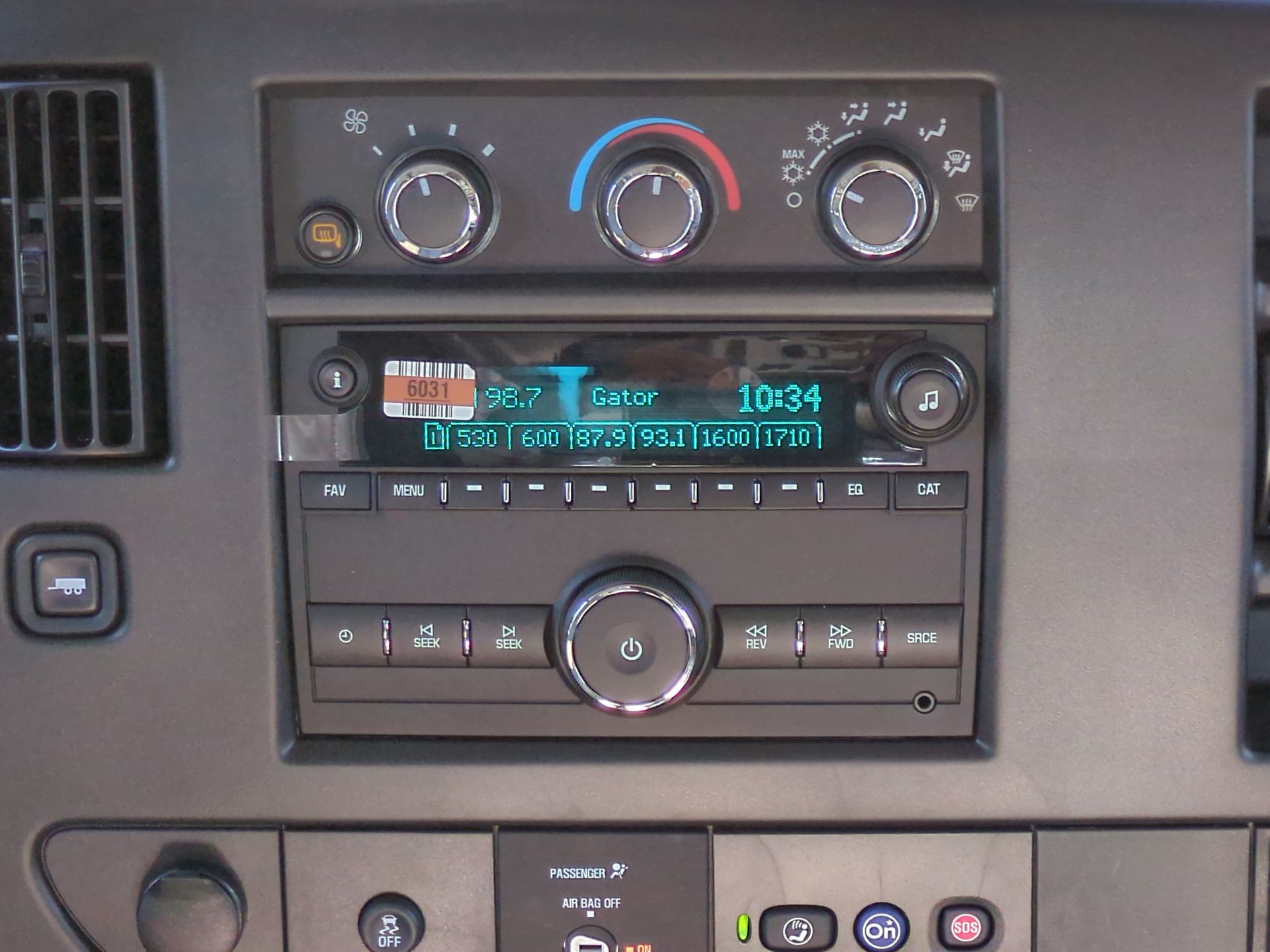 2025 Chevrolet Express Cargo WT