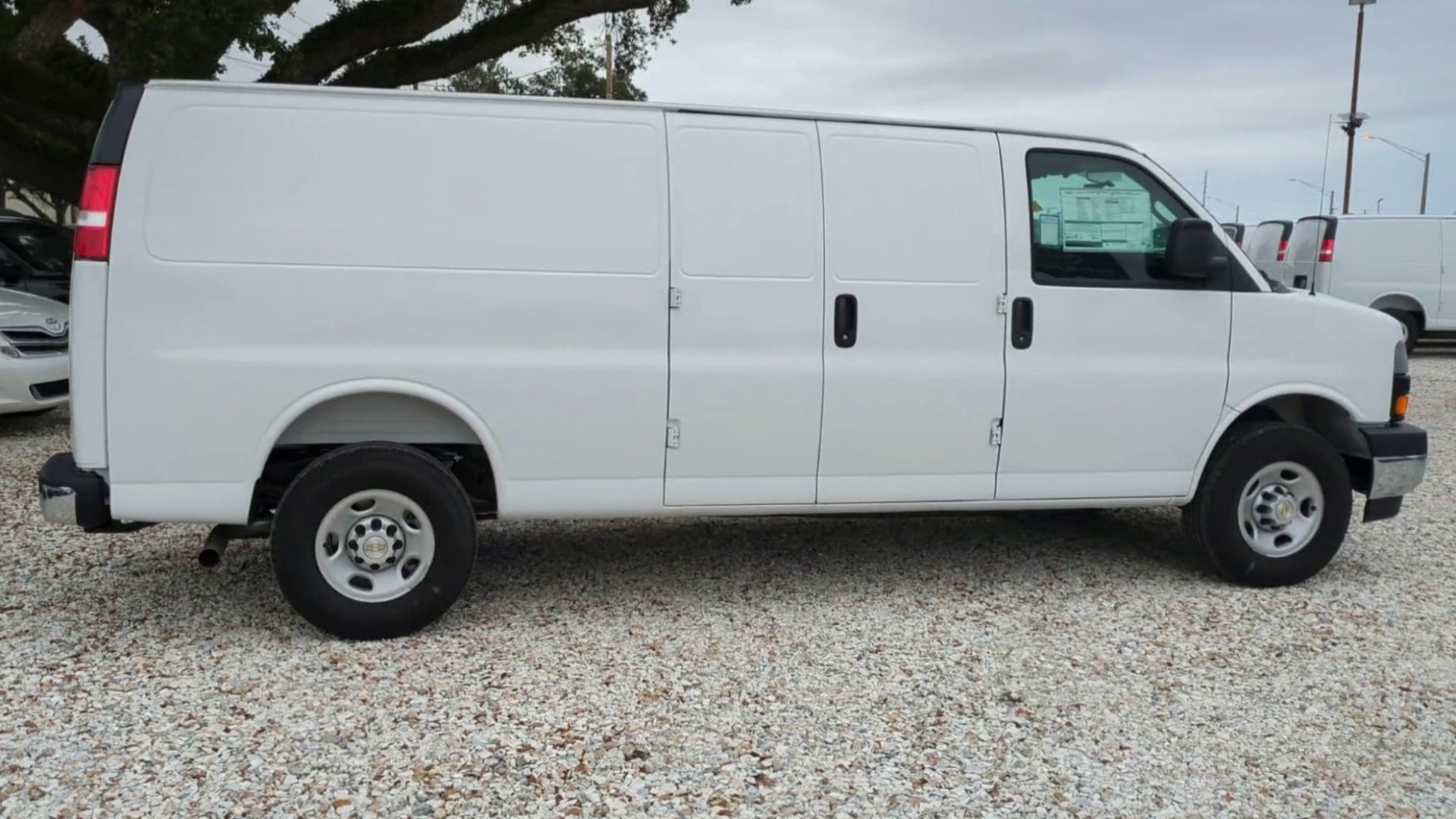 2025 Chevrolet Express Cargo 2500 WT