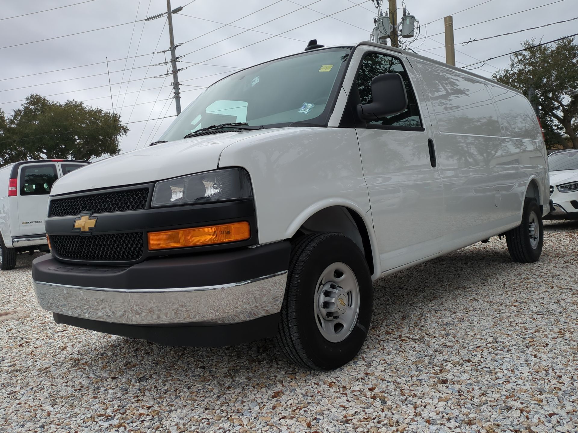 2025 Chevrolet Express Cargo WT