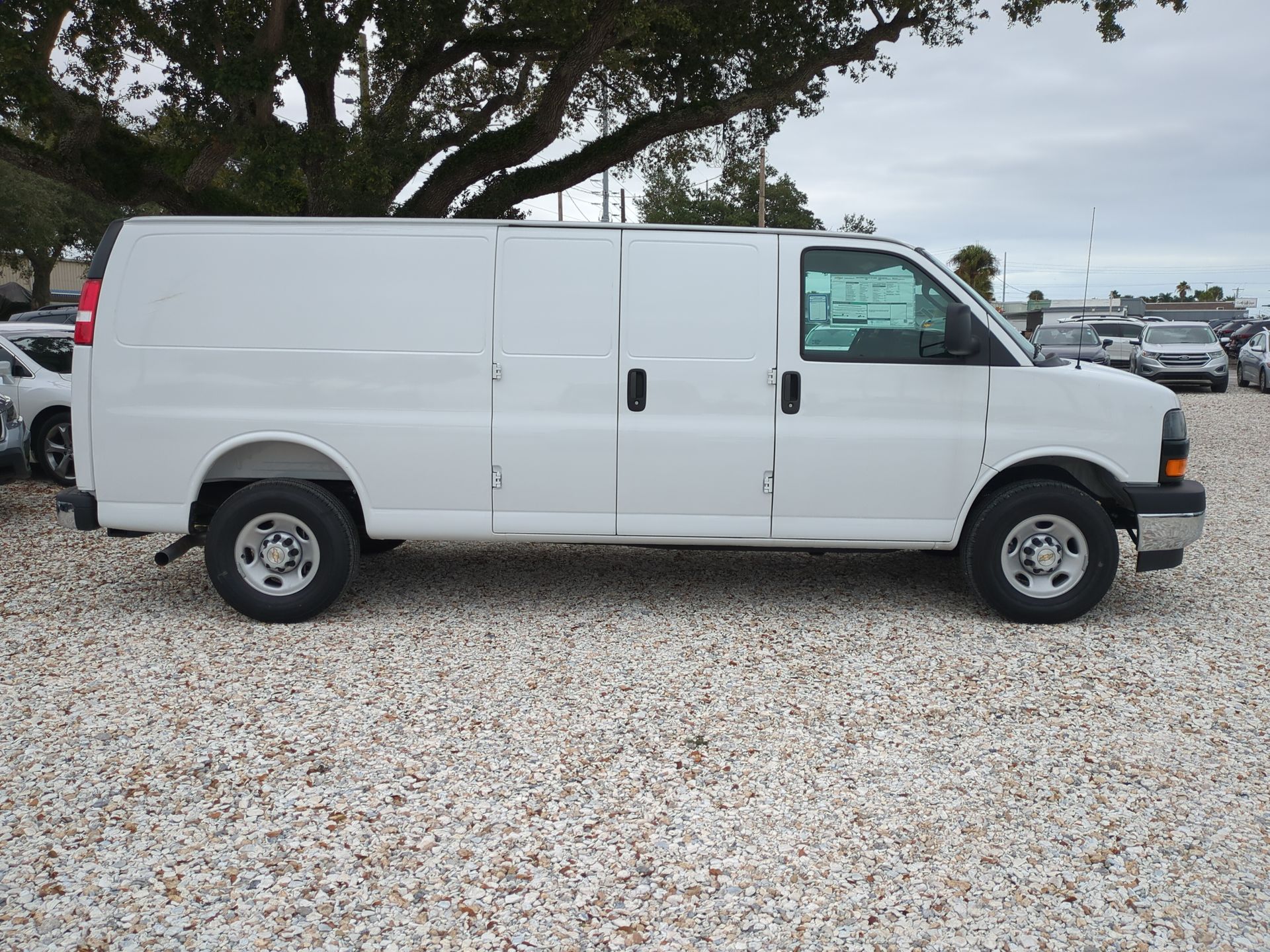 2025 Chevrolet Express Cargo WT