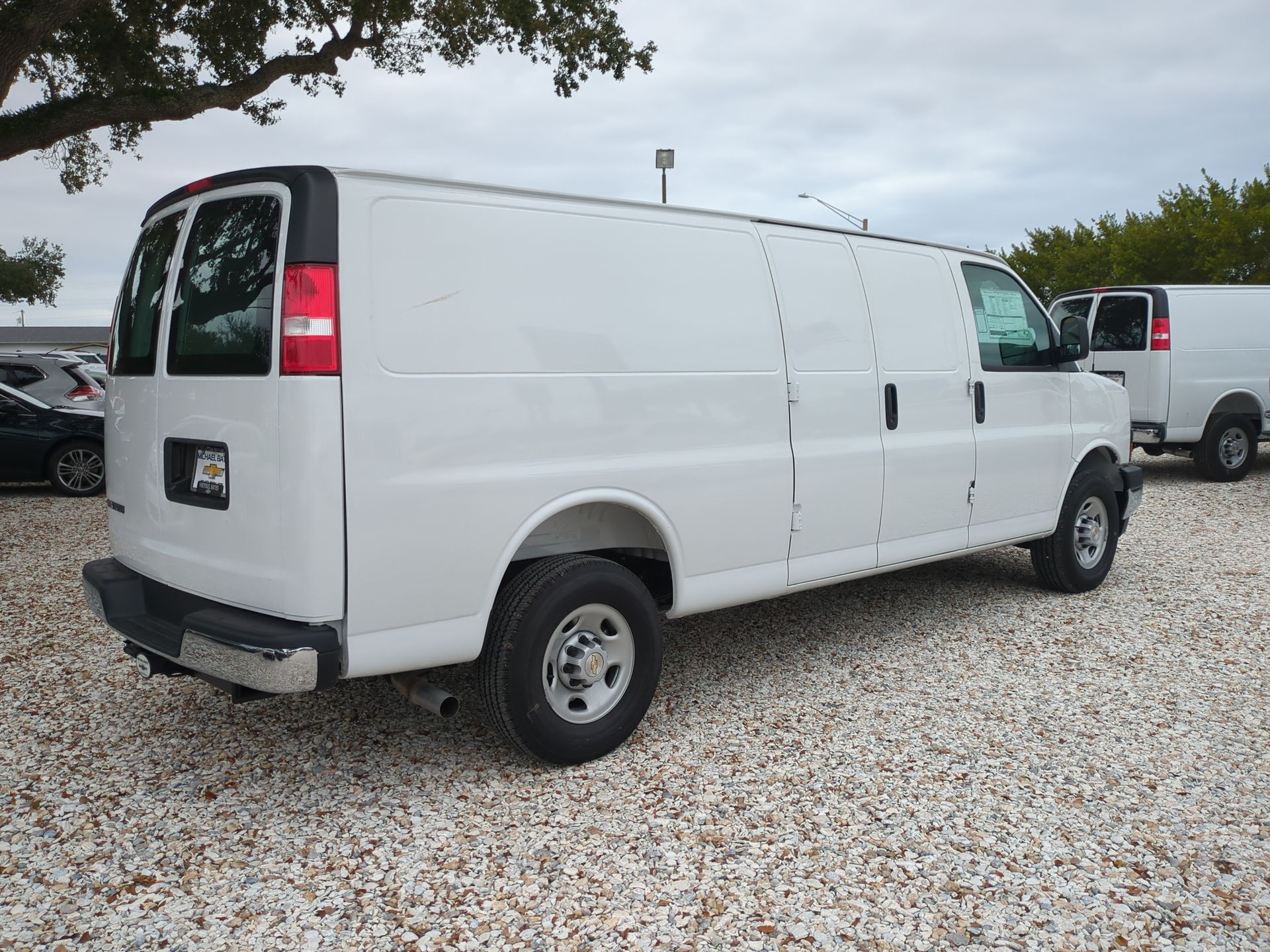 2025 Chevrolet Express Cargo WT