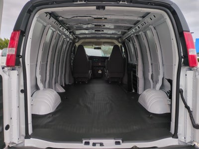 2025 Chevrolet Express Cargo WT