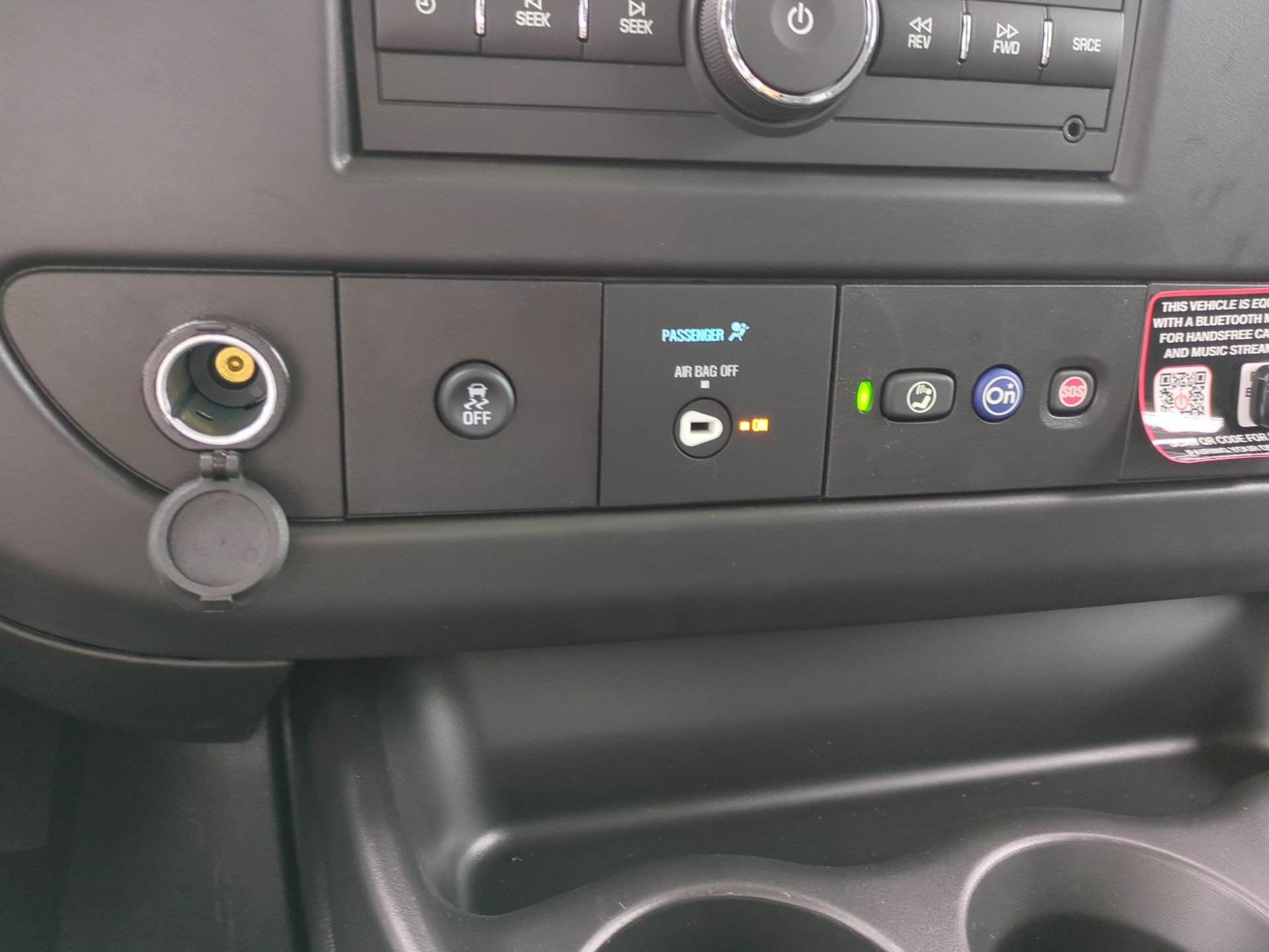 2025 Chevrolet Express Cargo WT