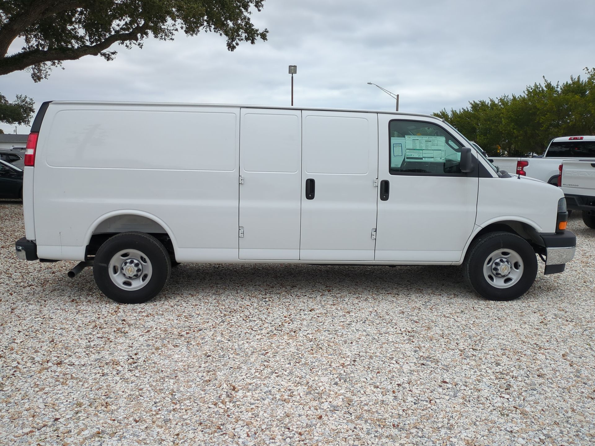 2025 Chevrolet Express Cargo 2500 WT