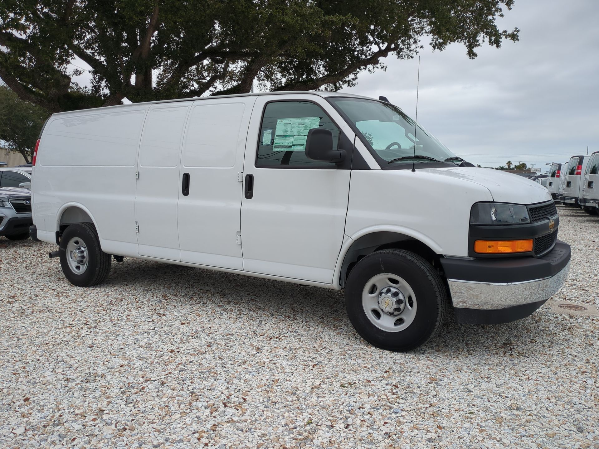 2025 Chevrolet Express Cargo WT
