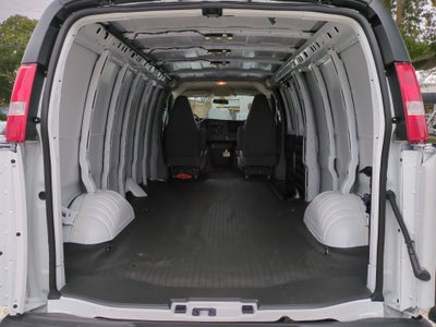 2025 Chevrolet Express Cargo WT