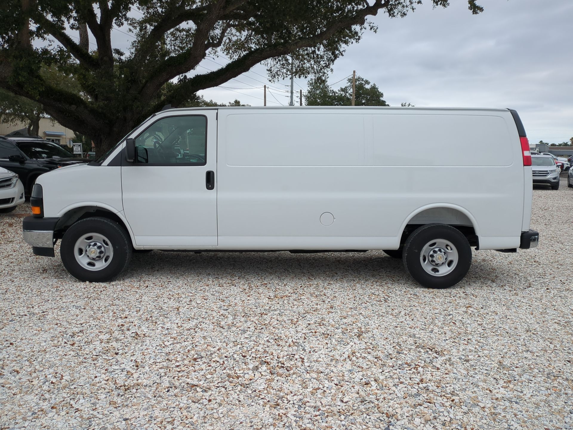 2025 Chevrolet Express Cargo 2500 WT