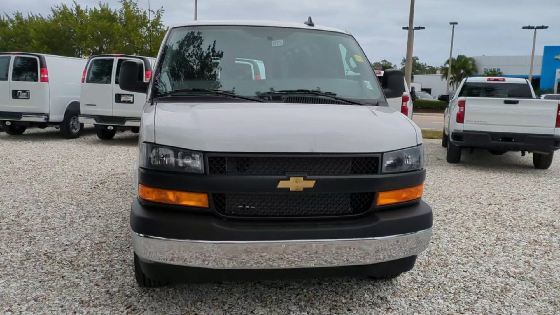 2025 Chevrolet Express Cargo WT