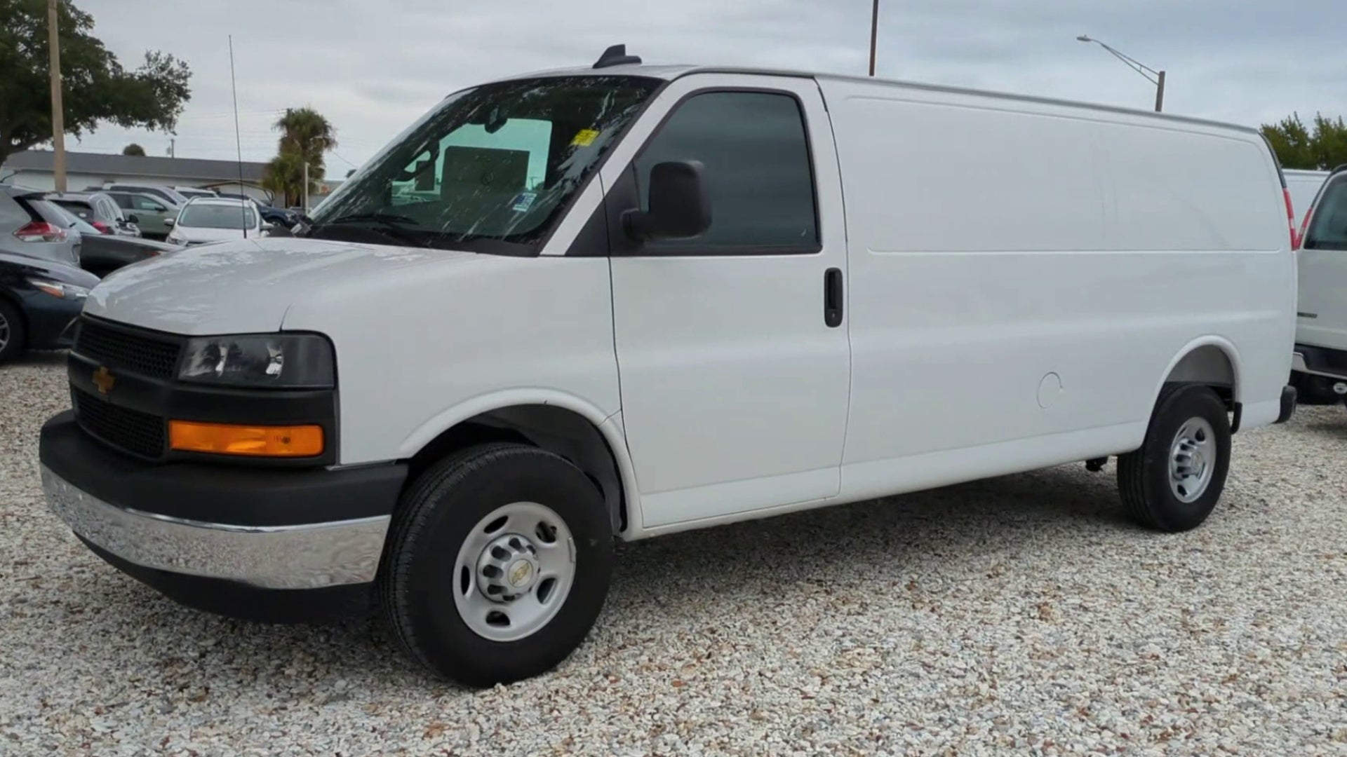2025 Chevrolet Express Cargo WT