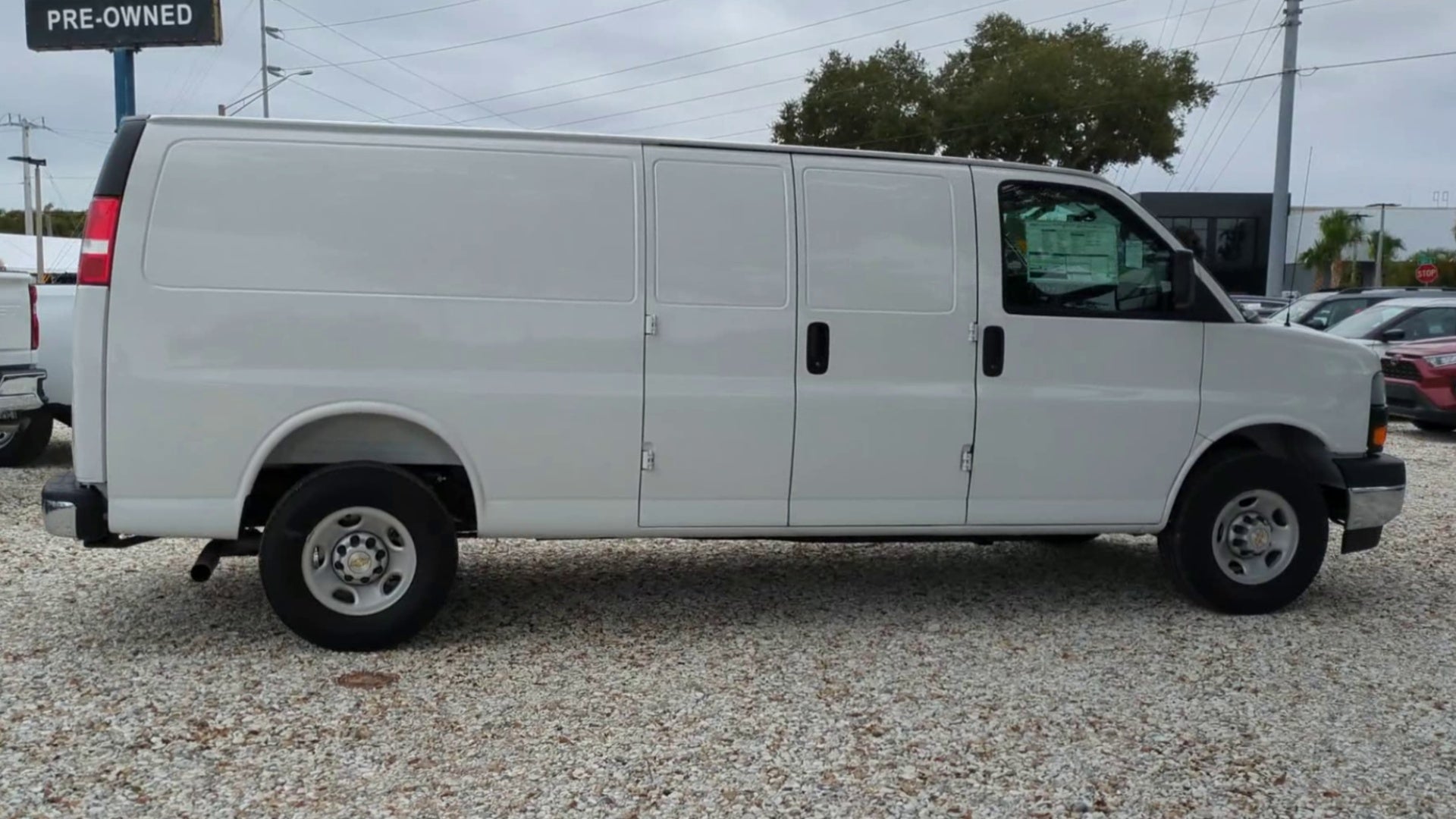 2025 Chevrolet Express Cargo WT