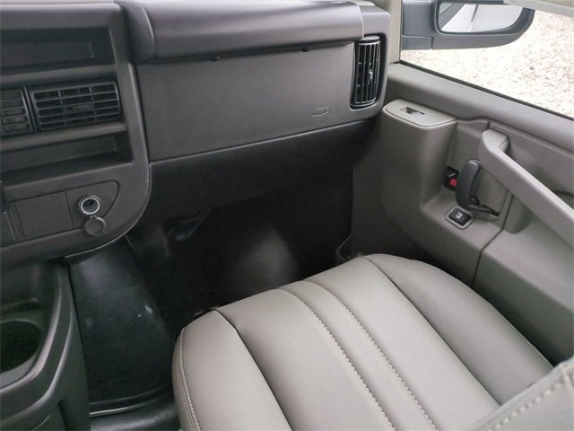 2025 Chevrolet Express Cargo 3500 WT