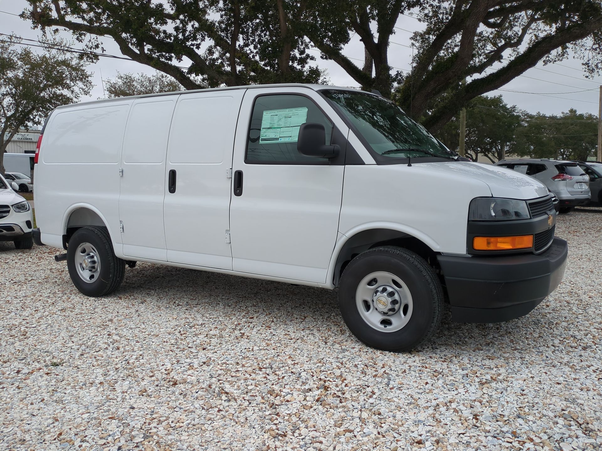 2025 Chevrolet Express Cargo 3500 WT