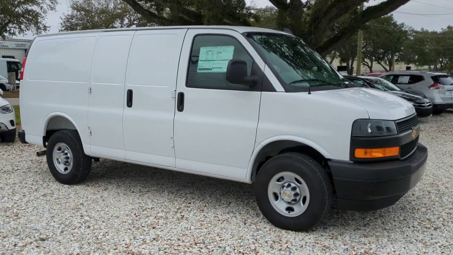 2025 Chevrolet Express Cargo WT