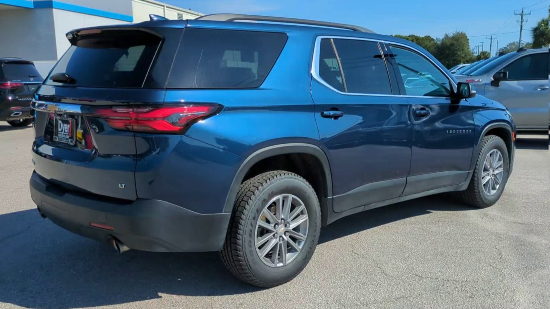 2022 Chevrolet Traverse LT Cloth