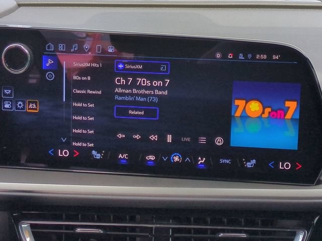 2025 Chevrolet Traverse LT