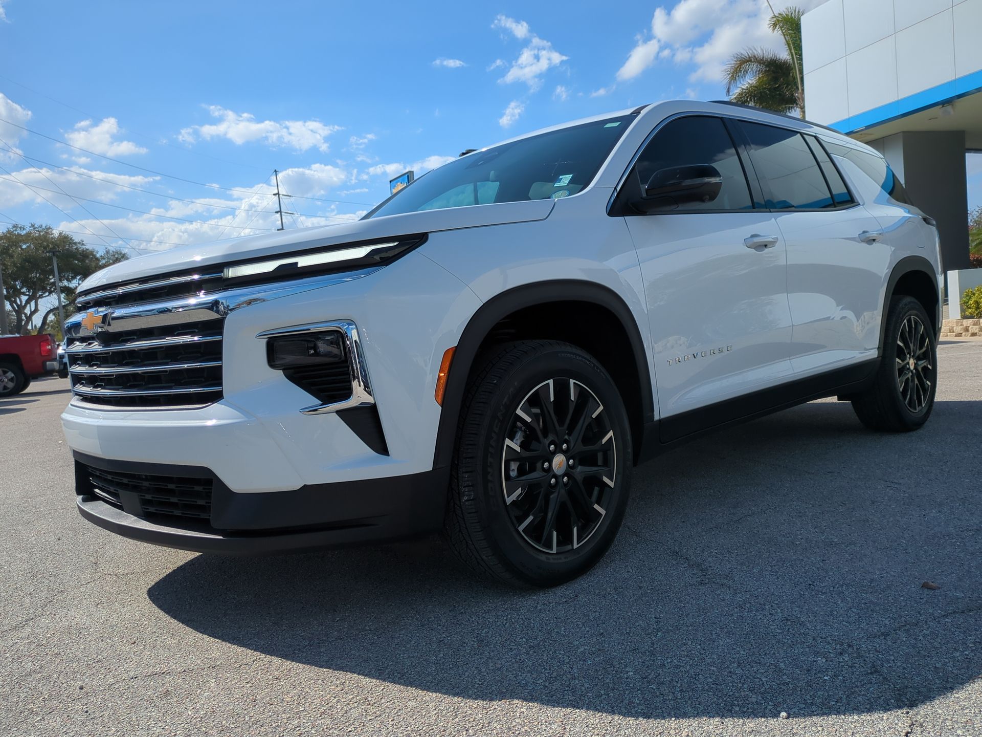 2025 Chevrolet Traverse LT