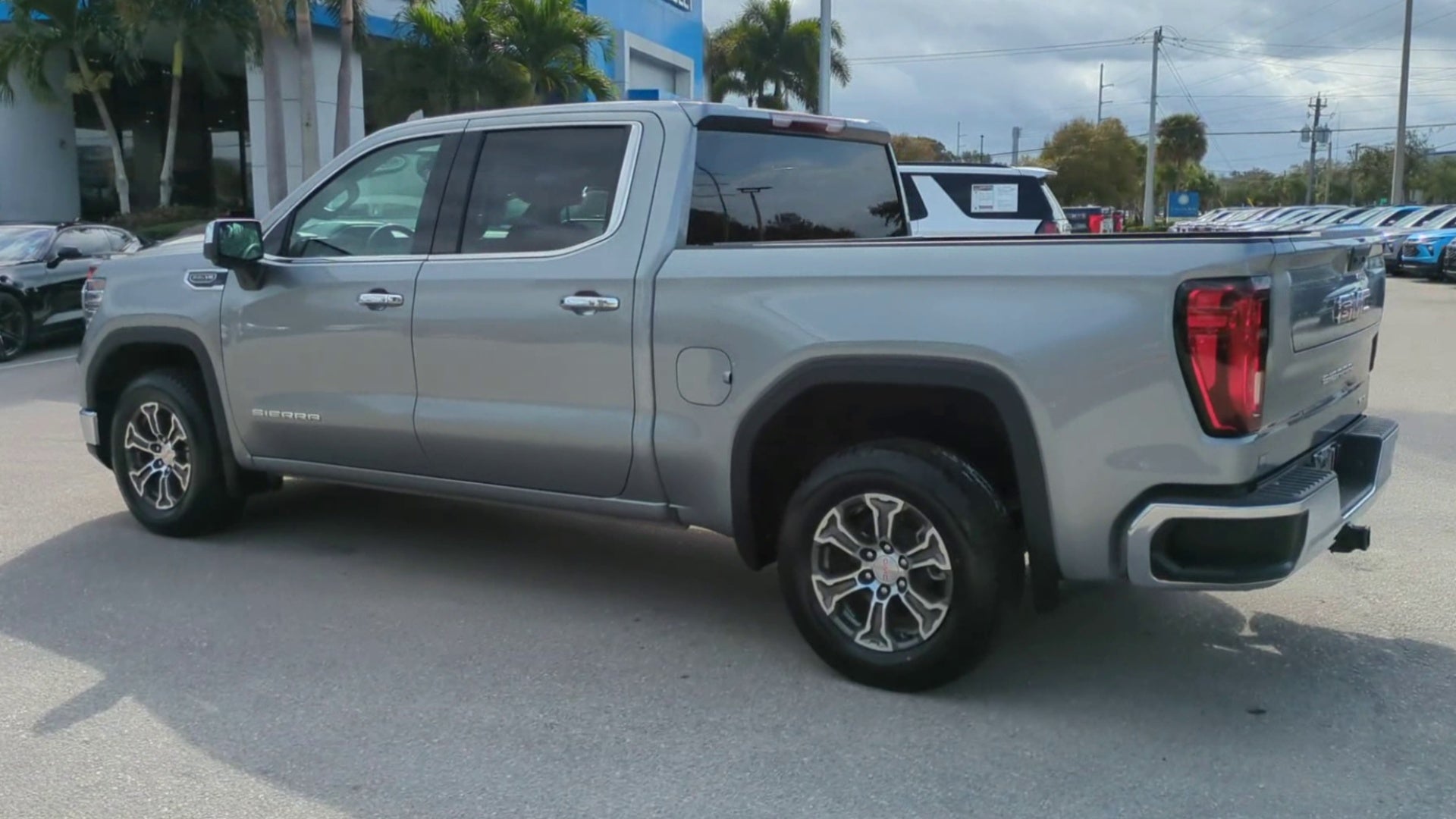 2025 GMC Sierra 1500 SLT