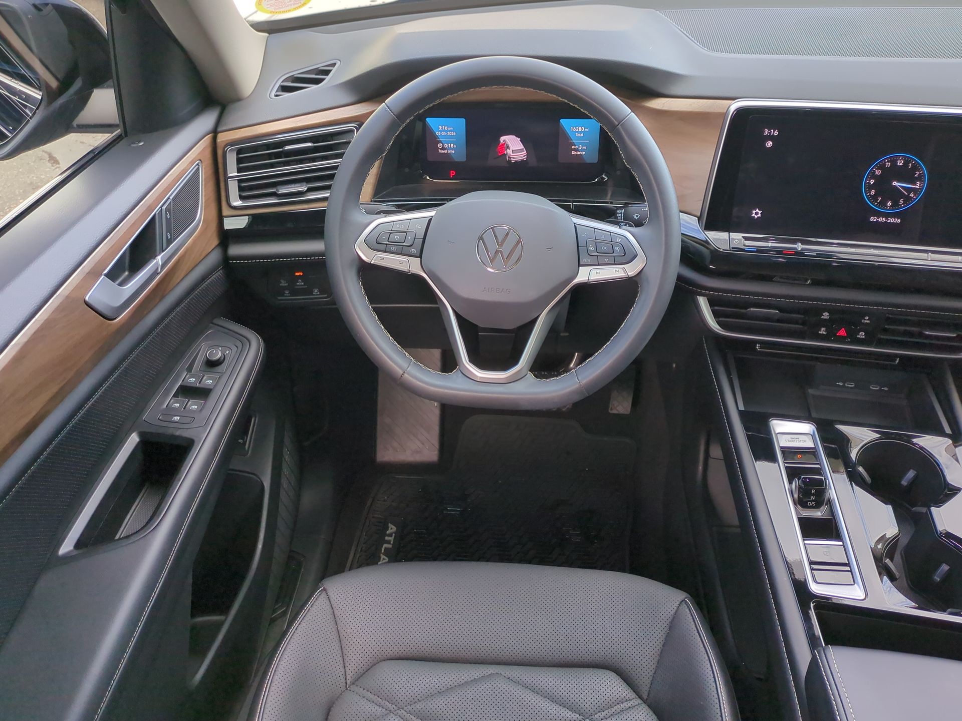 2024 Volkswagen Atlas 2.0T SE w/Technology