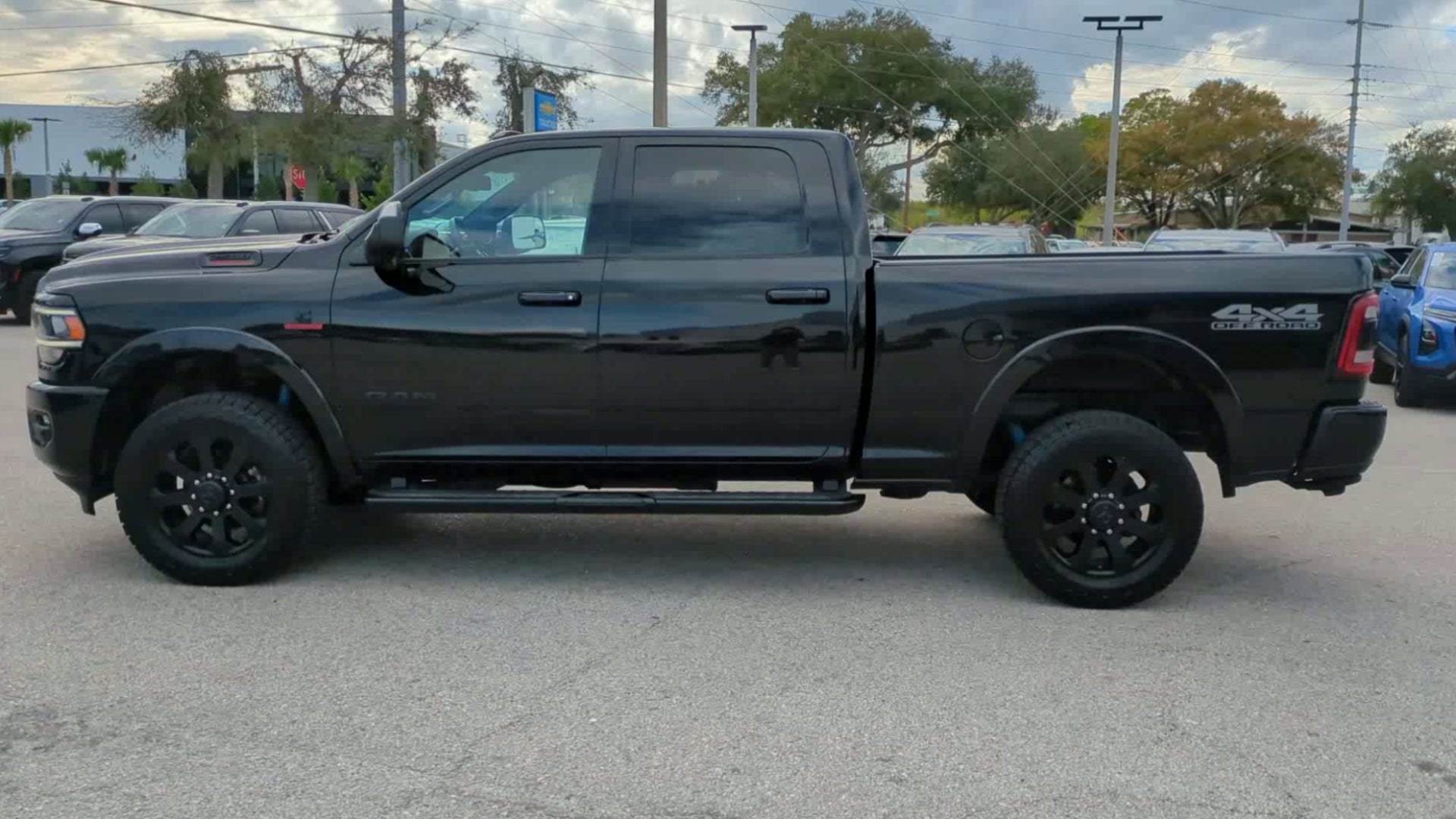 2019 RAM 2500 Laramie Crew Cab 4x4 6'4" Box